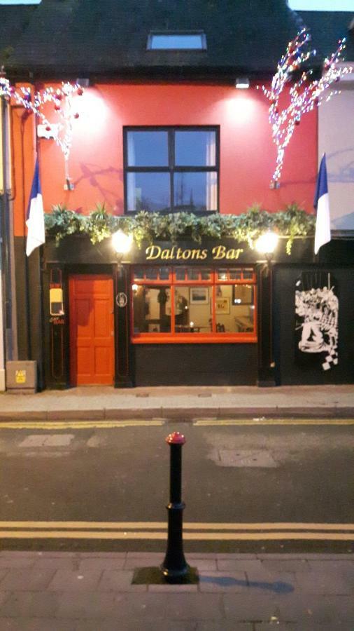Daltons Bar Apartamento Kinsale Exterior foto
